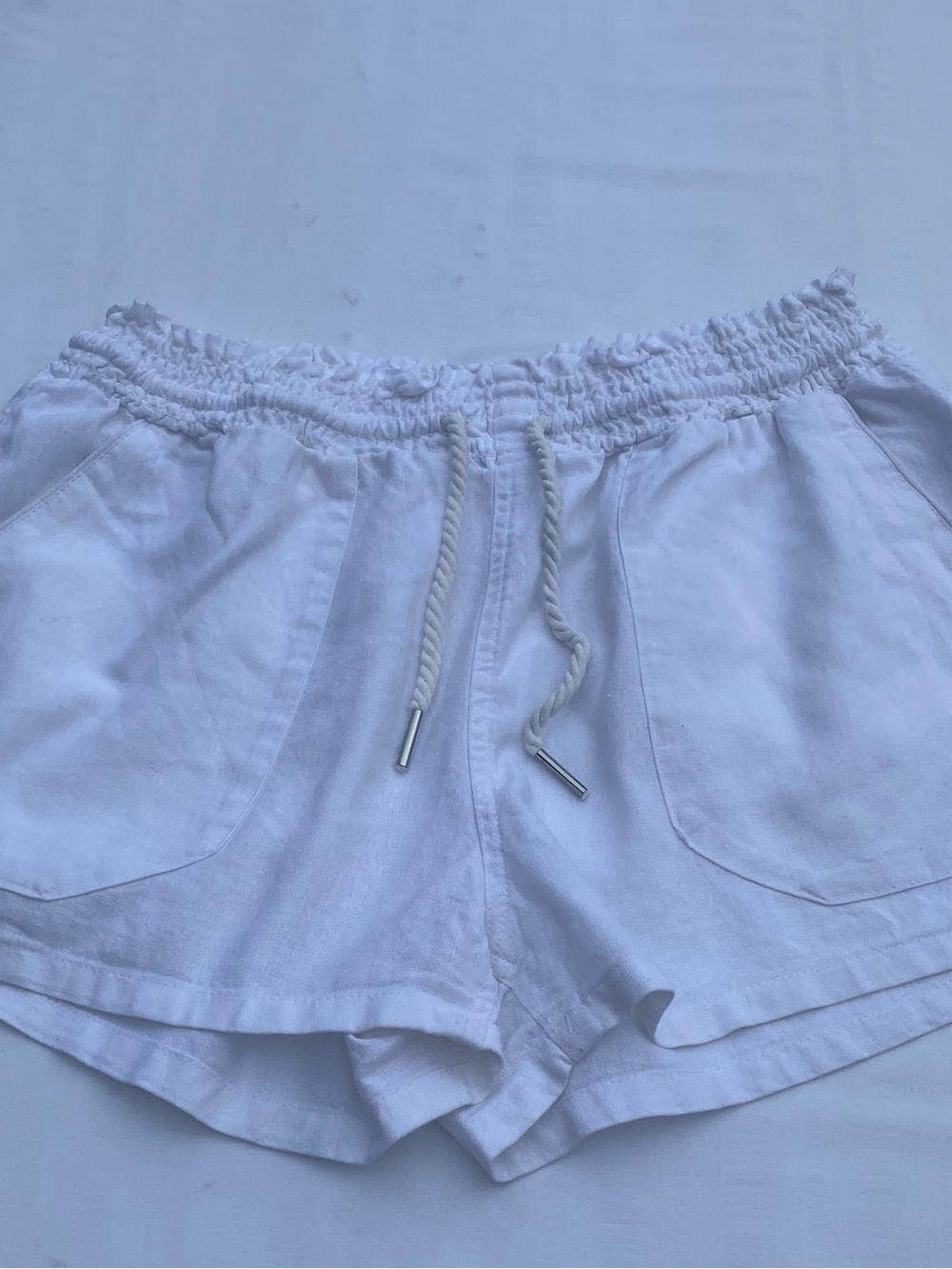 Love Tree White Elastic Waist Drawstring Linen-Blend Women’s Shorts